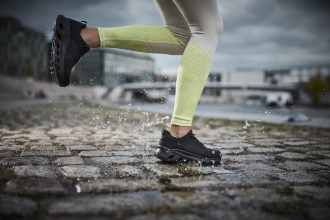 Nohy v suchu: Co dělat, když boty promoknou?